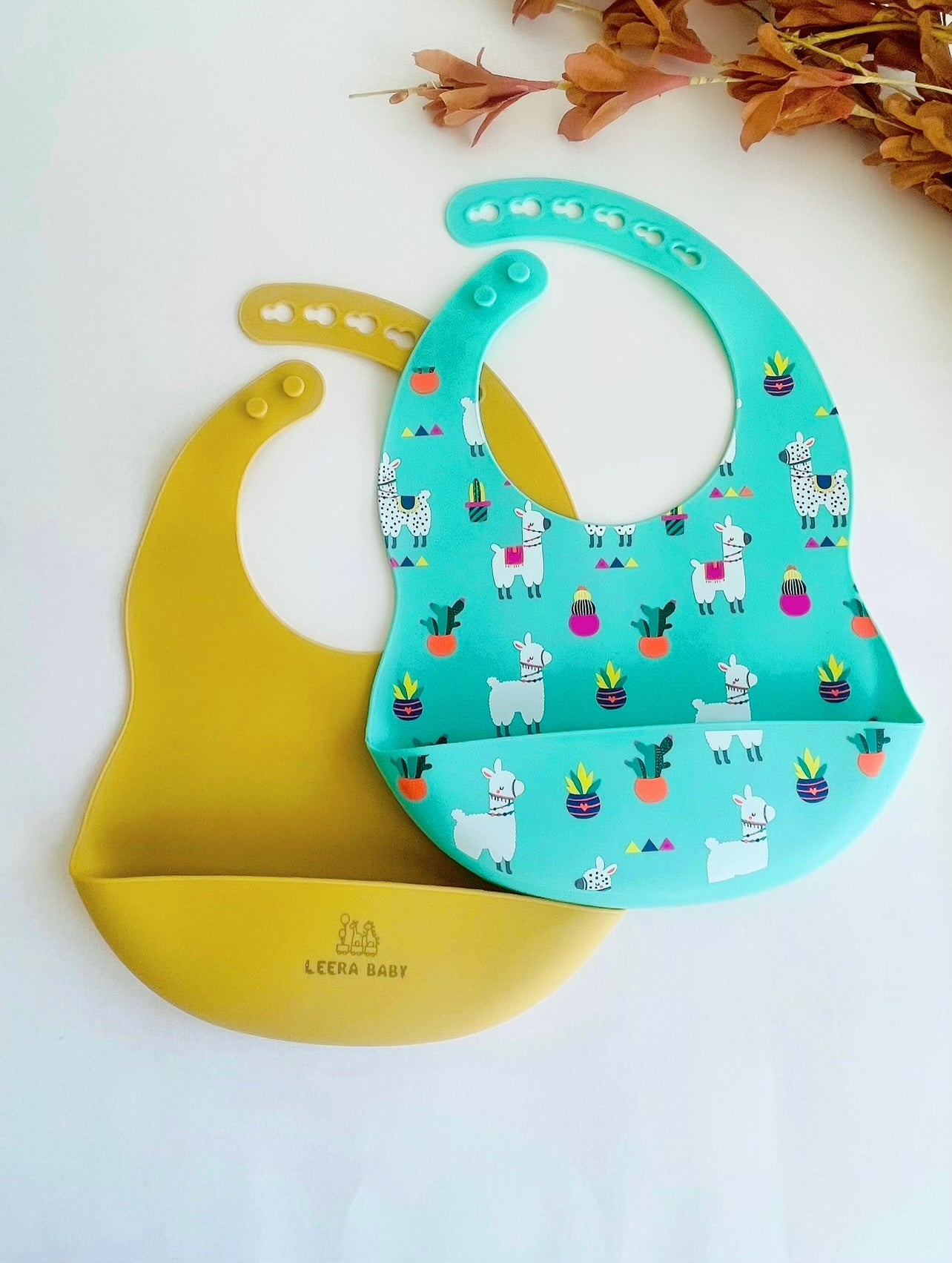 Baby / Toddler Silicone Patterned Bib Weaning Set. (Lama)